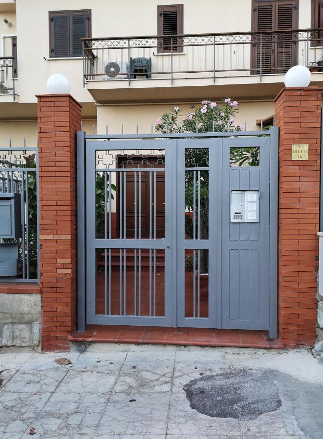 La Casetta Della Musica Mondello Bagian luar foto